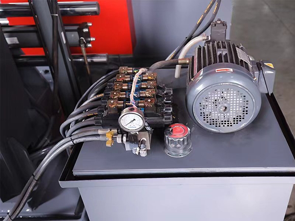 How to Maintain a Band Saw in Winter?