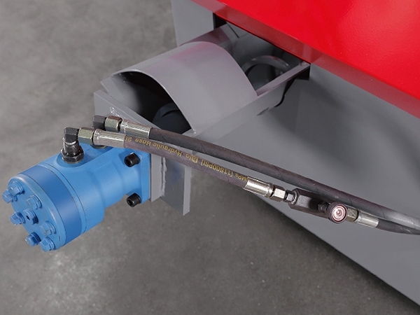 What should be noted when using CNC Band Sawing Machine for baling sawing?